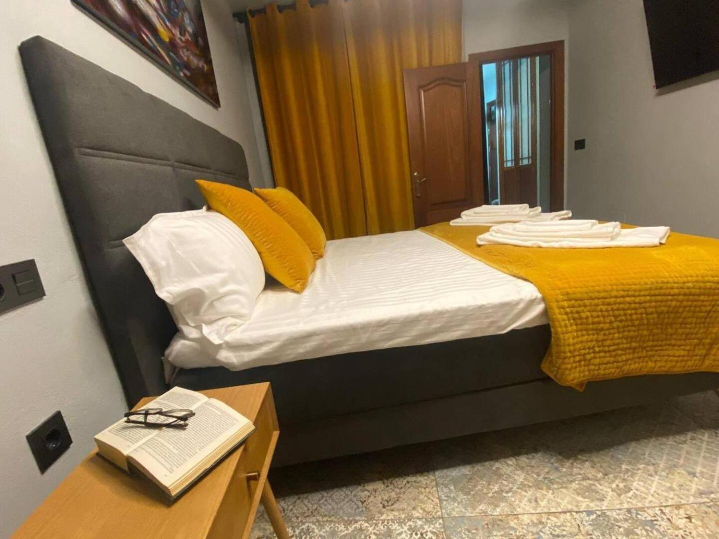 Alma De Malaga 2Br Stay With Art History & Comfort In The Heart Of The City Μάλαγα Εξωτερικό φωτογραφία